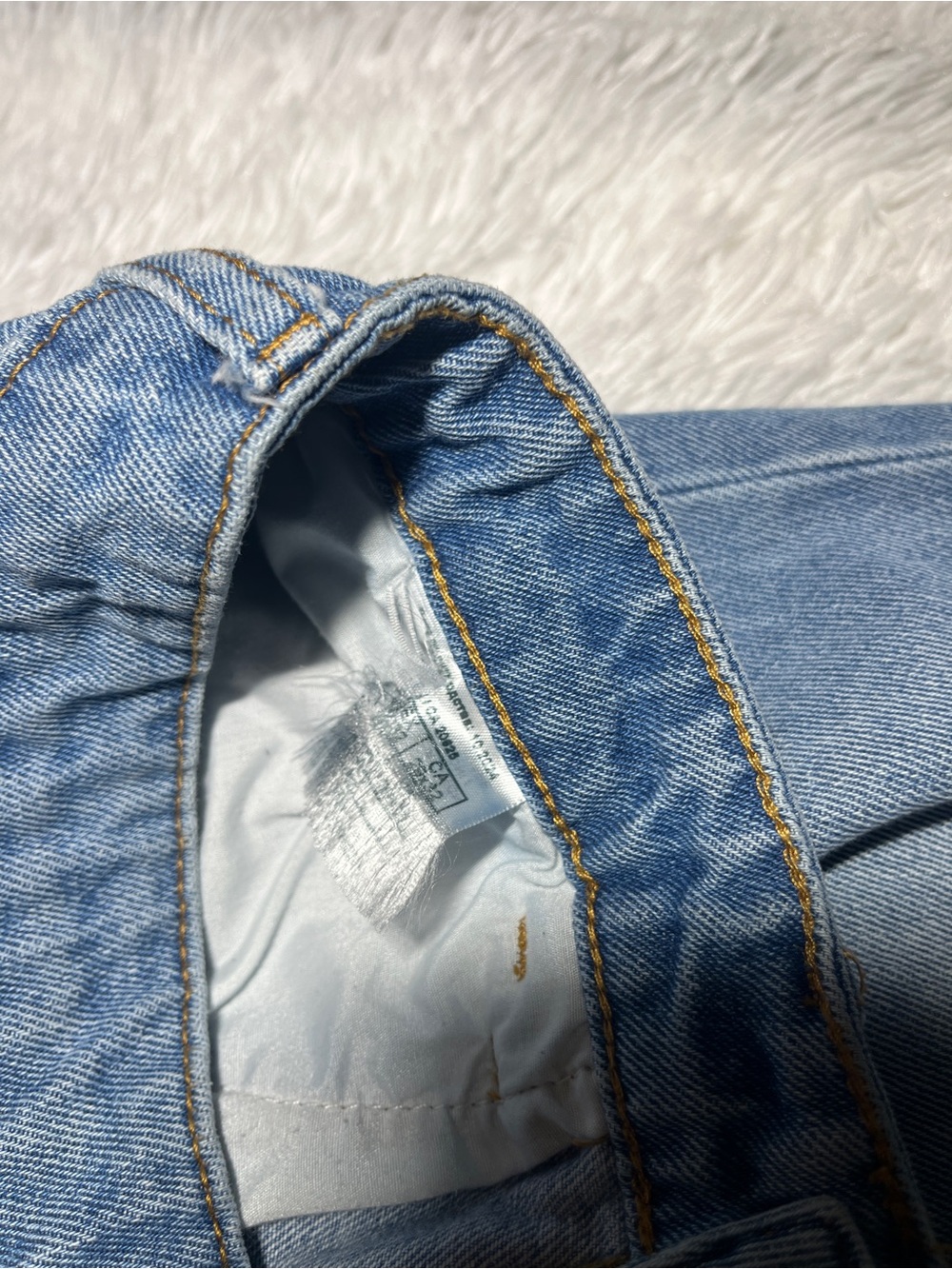 GUESS Los Angeles Wide Leg Distressed Jeans Light Wash 29x32 - Picture 2 of 9